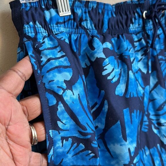 Lands End Volley Swim Shorts M - Picture 2 of 6